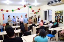 Na tarde desta Quarta-feira, 08,  iniciou a confecção de lanternas de bênção, onde desejos de Ano Novo são inscritos e enviados aos céus. É uma das atividades alusivas ao ano novo chinês. Foto: Sidney Oliveira/Ascom Uepa.