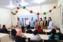 Na tarde desta Quarta-feira, 08,  iniciou a confecção de lanternas de bênção, onde desejos de Ano Novo são inscritos e enviados aos céus. É uma das atividades alusivas ao ano novo chinês. Foto: Sidney Oliveira/Ascom Uepa.