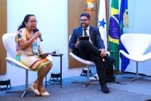 Na manhã desta quinta - feira, 27, foi realizada a abertura da ll Fórum de Educação à Distância: Metodologia, Recurso e Prática. Na foto, a professora Maria José Cravo e o conferencista Dr Carlos Jaques. Foto: Sidney Oliveira/Ascom Uepa.