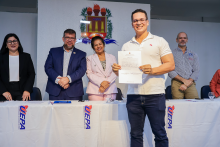 Na terça-feira, 9, foi realizada as cerimônias de posse e recondução de cargo dos chefes de departamento e coordenadores de curso dos Centros de Ciências Sociais e Educação (CCSE), Centro de Ciências Biológicas e da Saúde (CCBS) e Centro de Ciências Naturais e Tecnologia (CCNT).