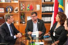 A reitoria da uepa, por meio do reitor Clay Chagas e a vice-reitora, Ilma Pastava, recebe a visita do Embaixador da Itália, Alessandro Cortese, Rosângela Maiorana (Vice-Cônsul Honorária da Itália no Pará) e Benedetto Reitano (Cônsul da Itália em Brasilia), na manhã desta sexta-feira (20). Foto: Sidney Oliveira/Ascom Uepa.