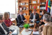 A reitoria da uepa, por meio do reitor Clay Chagas e a vice-reitora, Ilma Pastava, recebe a visita do Embaixador da Itália, Alessandro Cortese, Rosângela Maiorana (Vice-Cônsul Honorária da Itália no Pará) e Benedetto Reitano (Cônsul da Itália em Brasilia), na manhã desta sexta-feira (20). Foto: Sidney Oliveira/Ascom Uepa.
