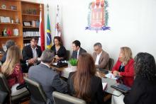 A reitoria da uepa, por meio do reitor Clay Chagas e a vice-reitora, Ilma Pastava, recebe a visita do Embaixador da Itália, Alessandro Cortese, Rosângela Maiorana (Vice-Cônsul Honorária da Itália no Pará) e Benedetto Reitano (Cônsul da Itália em Brasilia), na manhã desta sexta-feira (20). Foto: Sidney Oliveira/Ascom Uepa.