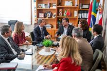 A reitoria da uepa, por meio do reitor Clay Chagas e a vice-reitora, Ilma Pastava, recebe a visita do Embaixador da Itália, Alessandro Cortese, Rosângela Maiorana (Vice-Cônsul Honorária da Itália no Pará) e Benedetto Reitano (Cônsul da Itália em Brasilia), na manhã desta sexta-feira (20). Foto: Sidney Oliveira/Ascom Uepa.