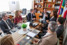 A reitoria da uepa, por meio do reitor Clay Chagas e a vice-reitora, Ilma Pastava, recebe a visita do Embaixador da Itália, Alessandro Cortese, Rosângela Maiorana (Vice-Cônsul Honorária da Itália no Pará) e Benedetto Reitano (Cônsul da Itália em Brasilia), na manhã desta sexta-feira (20). Foto: Sidney Oliveira/Ascom Uepa.