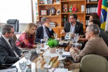 A reitoria da uepa, por meio do reitor Clay Chagas e a vice-reitora, Ilma Pastava, recebe a visita do Embaixador da Itália, Alessandro Cortese, Rosângela Maiorana (Vice-Cônsul Honorária da Itália no Pará) e Benedetto Reitano (Cônsul da Itália em Brasilia), na manhã desta sexta-feira (20). Foto: Sidney Oliveira/Ascom Uepa.