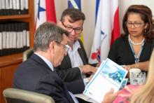 A reitoria da uepa, por meio do reitor Clay Chagas e a vice-reitora, Ilma Pastava, recebe a visita do Embaixador da Itália, Alessandro Cortese, Rosângela Maiorana (Vice-Cônsul Honorária da Itália no Pará) e Benedetto Reitano (Cônsul da Itália em Brasilia), na manhã desta sexta-feira (20). Foto: Sidney Oliveira/Ascom Uepa.