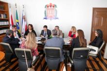 A reitoria da uepa, por meio do reitor Clay Chagas e a vice-reitora, Ilma Pastava, recebe a visita do Embaixador da Itália, Alessandro Cortese, Rosângela Maiorana (Vice-Cônsul Honorária da Itália no Pará) e Benedetto Reitano (Cônsul da Itália em Brasilia), na manhã desta sexta-feira (20). Foto: Sidney Oliveira/Ascom Uepa.