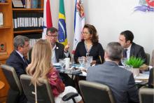 A reitoria da uepa, por meio do reitor Clay Chagas e a vice-reitora, Ilma Pastava, recebe a visita do Embaixador da Itália, Alessandro Cortese, Rosângela Maiorana (Vice-Cônsul Honorária da Itália no Pará) e Benedetto Reitano (Cônsul da Itália em Brasilia), na manhã desta sexta-feira (20). Foto: Sidney Oliveira/Ascom Uepa.