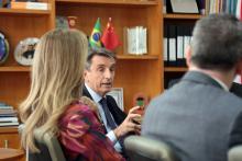 A reitoria da uepa, por meio do reitor Clay Chagas e a vice-reitora, Ilma Pastava, recebe a visita do Embaixador da Itália, Alessandro Cortese, Rosângela Maiorana (Vice-Cônsul Honorária da Itália no Pará) e Benedetto Reitano (Cônsul da Itália em Brasilia), na manhã desta sexta-feira (20). Foto: Sidney Oliveira/Ascom Uepa.