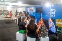 A Universidade do Estado do Pará (Uepa) integra a programação da 27ª Feira Pan-Amazônica do Livro e das Multivozes. No sábado (17), no estande da Eduepa, teve o lançamento dos livros da Série Vidas.  Foto: Marília Jardim/Ascom Uepa.