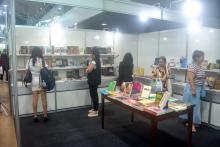 A Universidade do Estado do Pará (Uepa) integra a programação da 27ª Feira Pan-Amazônica do Livro e das Multivozes. No sábado (17), no estande da Eduepa, teve o lançamento dos livros da Série Vidas.  Foto: Marília Jardim/Ascom Uepa.